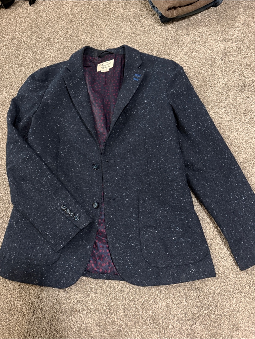 Men’s Penguin Navy Dotted Blazer. Size Medium